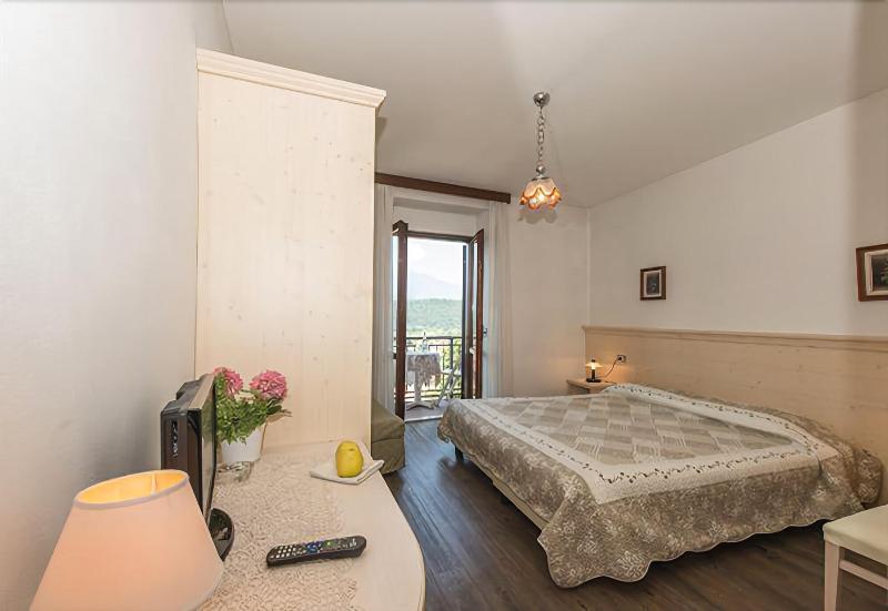 Albergo Antica Rosa Levico Terme Buitenkant foto
