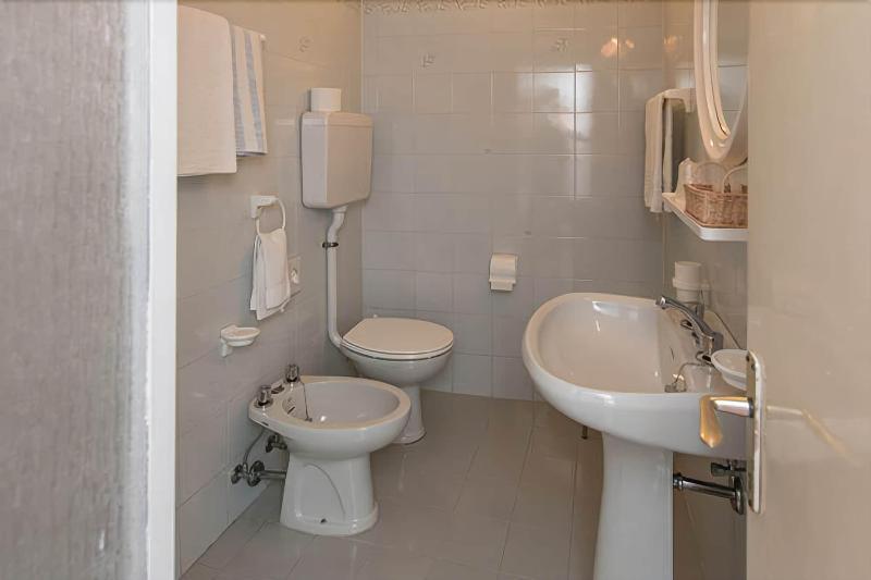 Albergo Antica Rosa Levico Terme Buitenkant foto