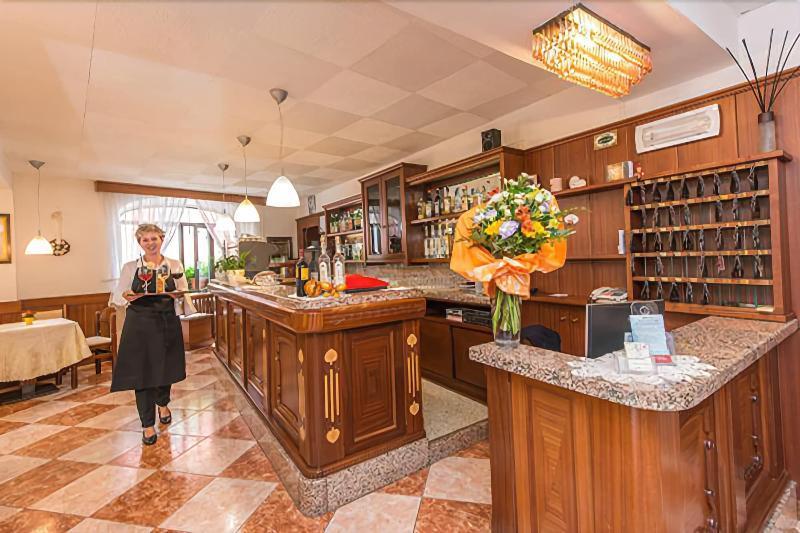 Albergo Antica Rosa Levico Terme Buitenkant foto