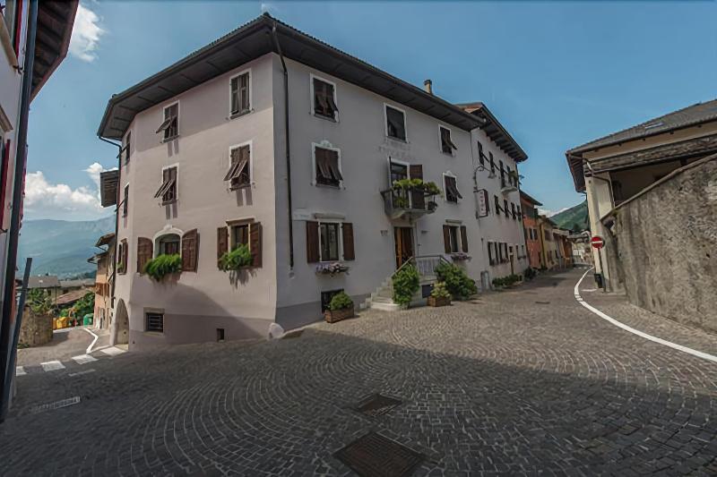 Albergo Antica Rosa Levico Terme Buitenkant foto
