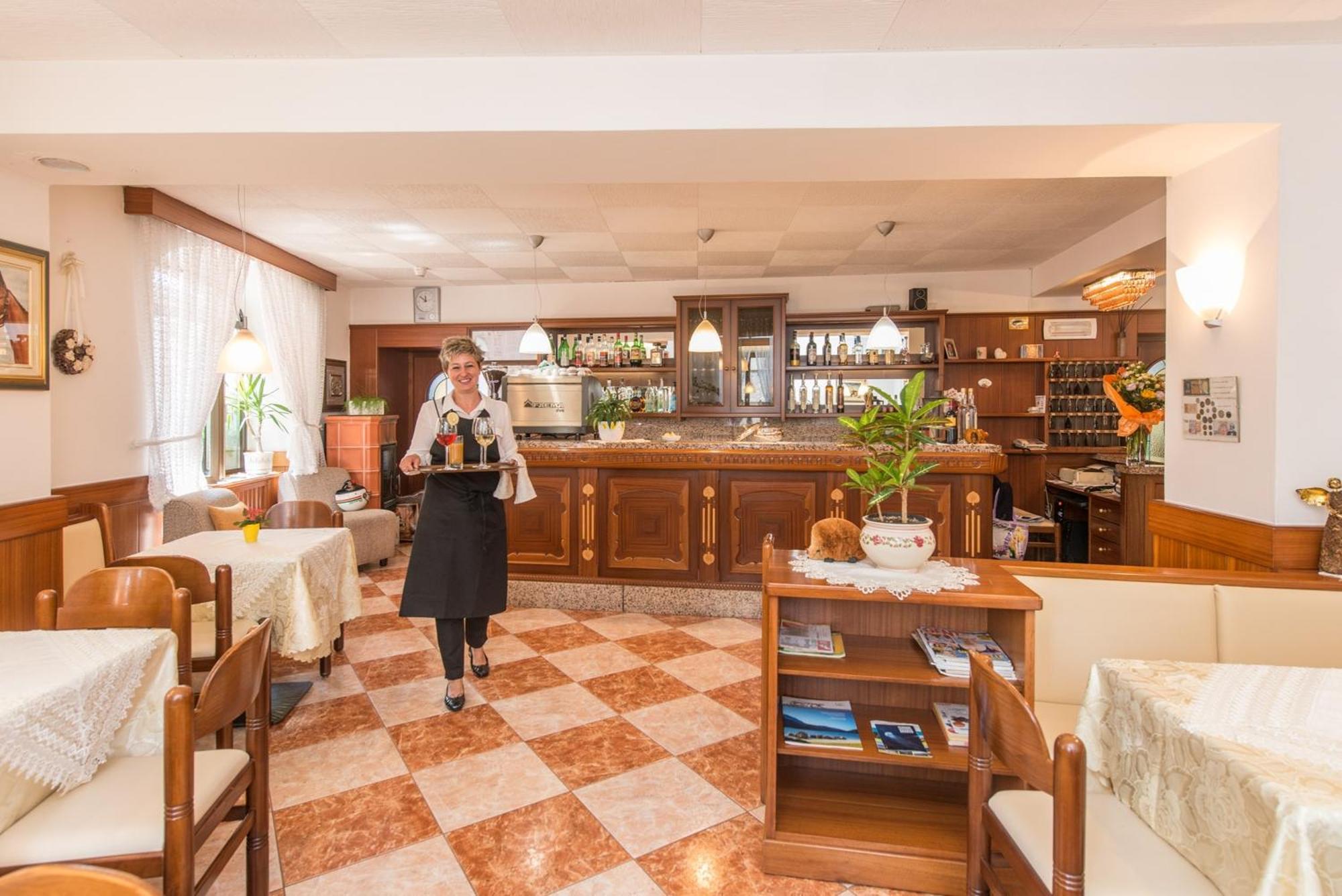 Albergo Antica Rosa Levico Terme Buitenkant foto